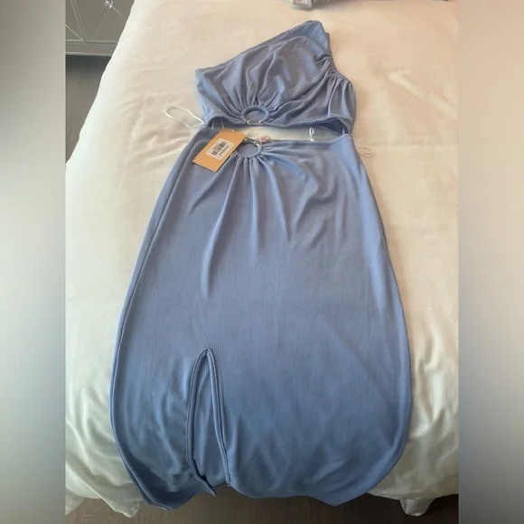 One-Shoulder Ring-Detail Maxi Dress in Light Blue - Picture 2 of 3